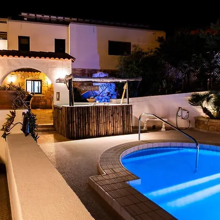 Villa D View 4 *