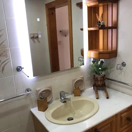 D View 4 * מליאהה