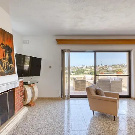 Villa D View 4 *