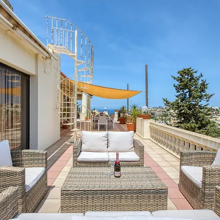 Villa D View 4 *