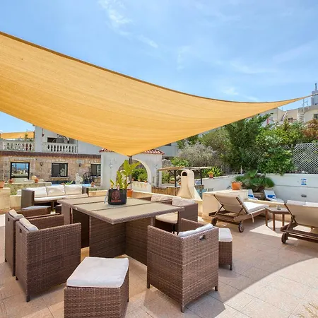 Villa D View 4 *